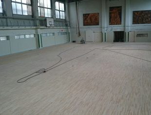 東京都中学校の体育館改修工事